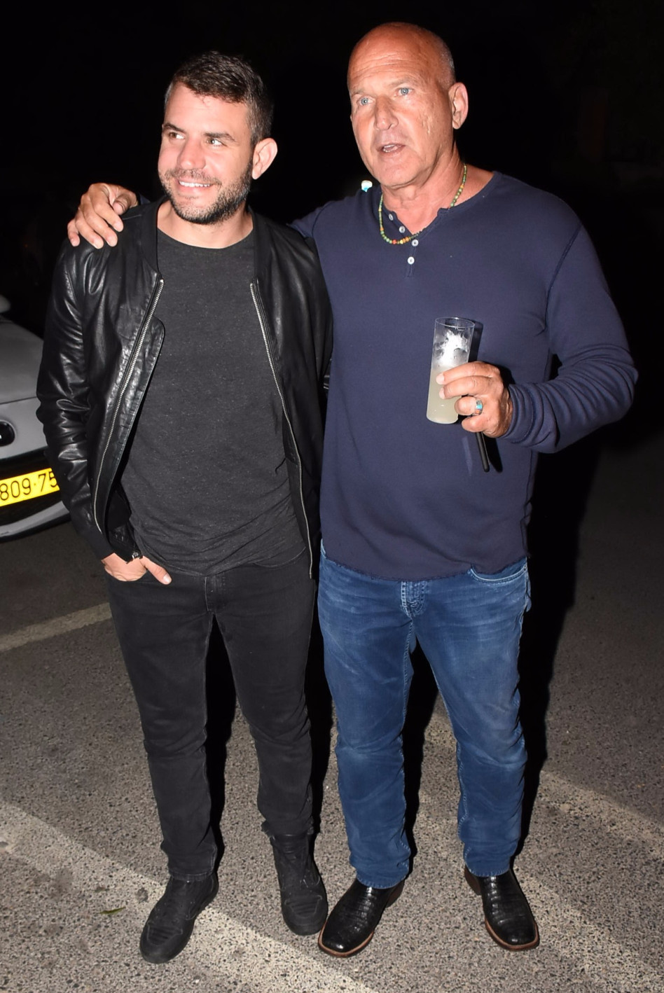 קדוש מעונה? רפי רפאלי עם חבר