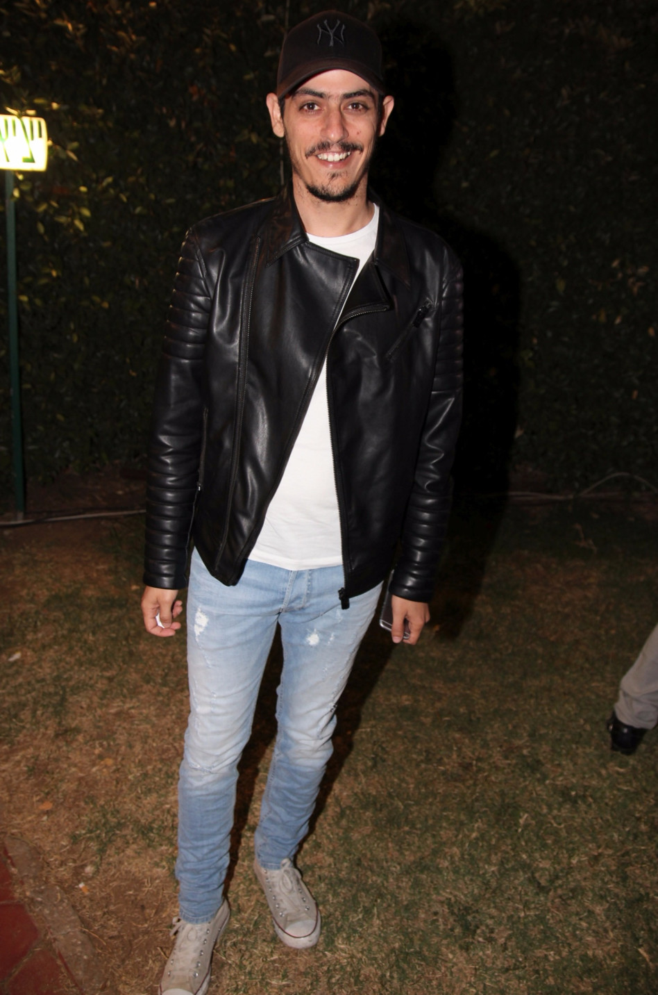 מגי הולכת להתגעגע אליו. קותי סבג חולה כדורגל (צילום: אור גפן)