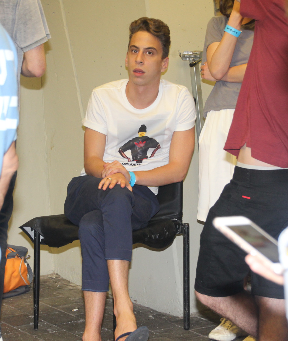 סתם! הוא פשוט עייף. באום