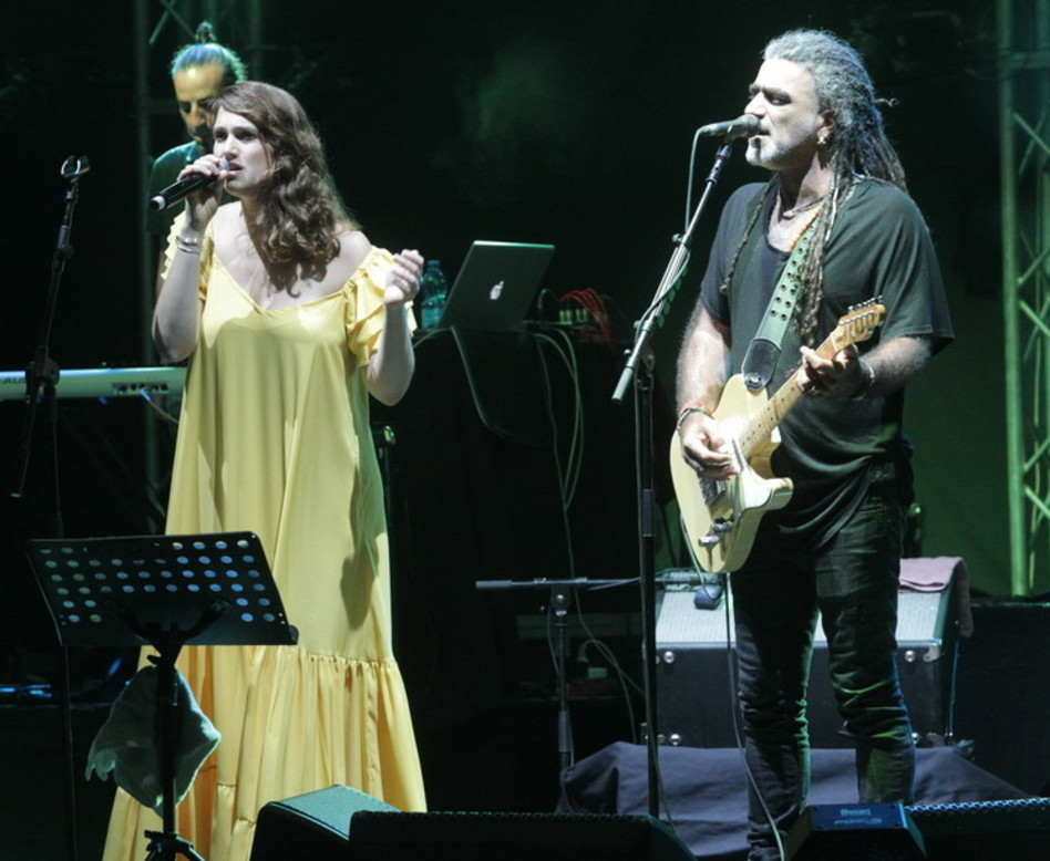 צמד חמד. מוש בן ארי עם מארינה מקסימיליאן