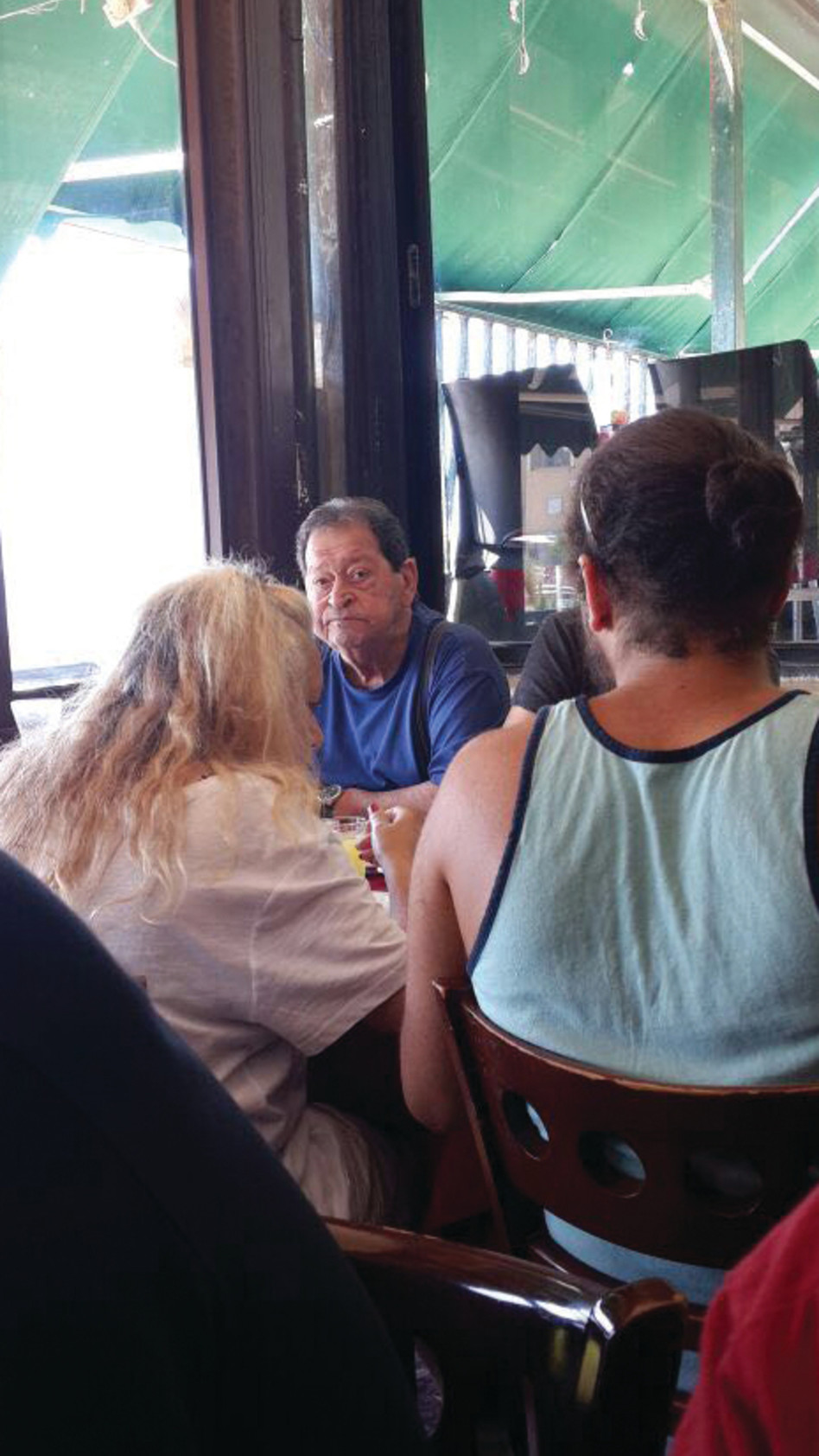 חוש חש הבלש תפס את הצלם