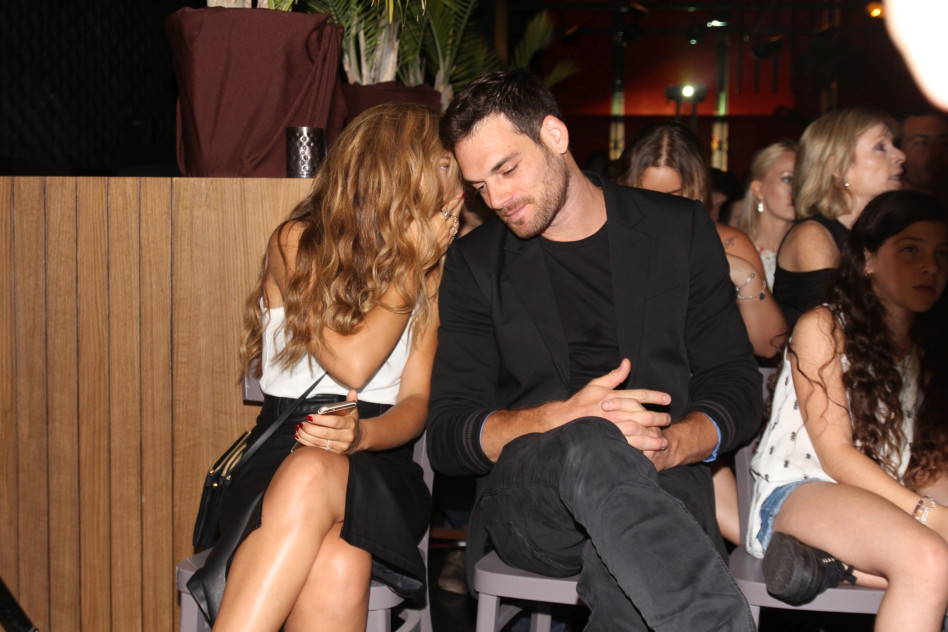 "כמה זמן הפרק, חמוד?". אגם מתלחששת