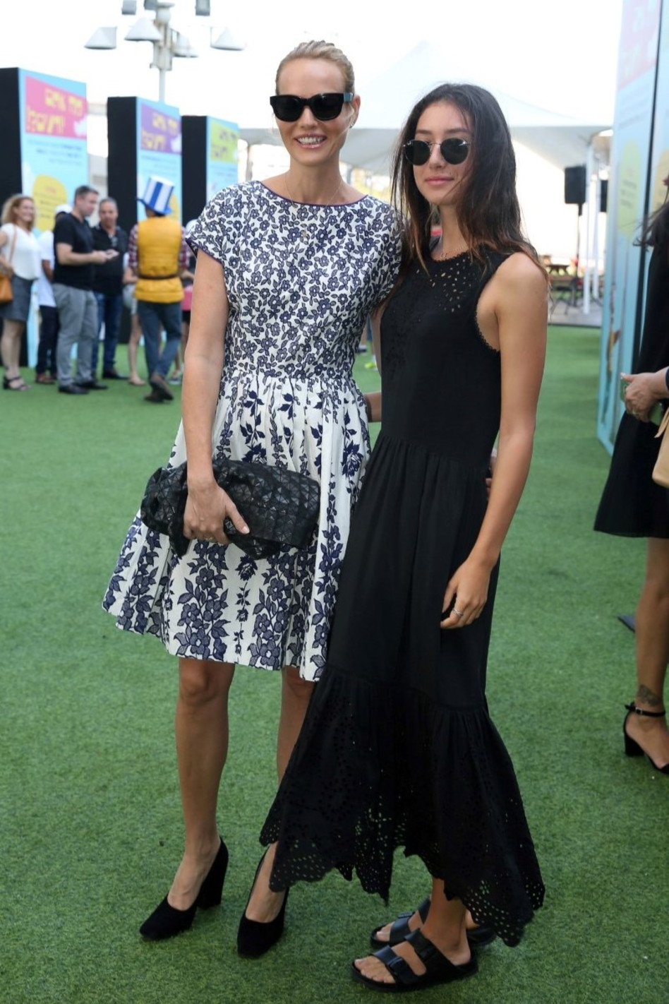 קלאסיק. גלית גוטמן עם בתה שירה