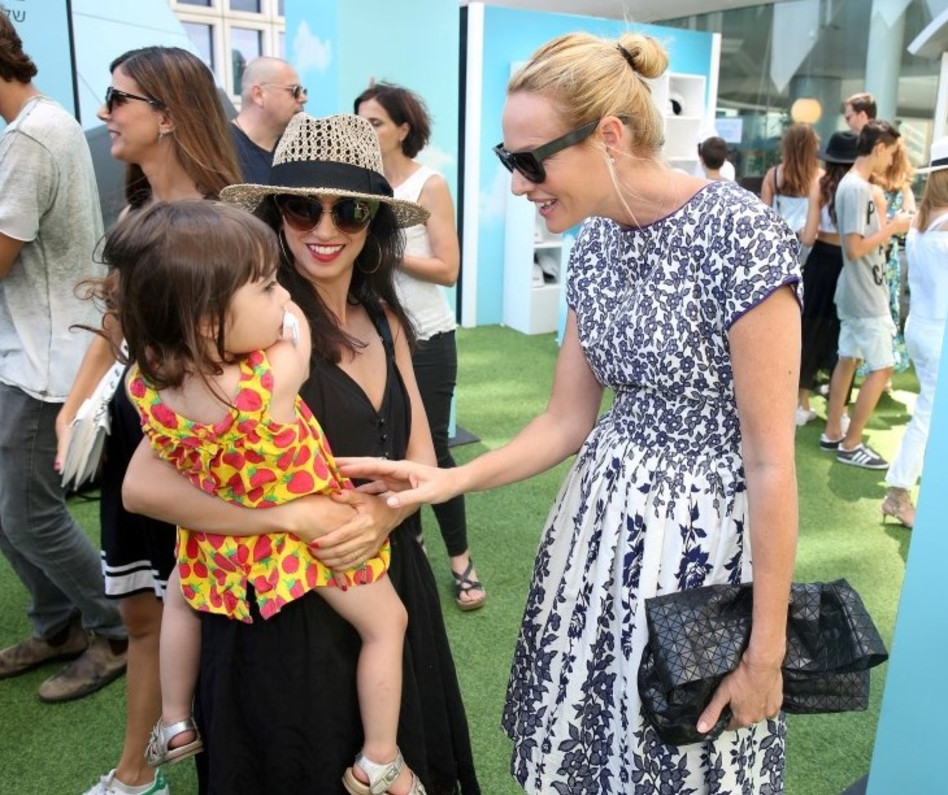 היוש, ג'ון. גוטמן מבלה עם לירז צ'רכי ובתה