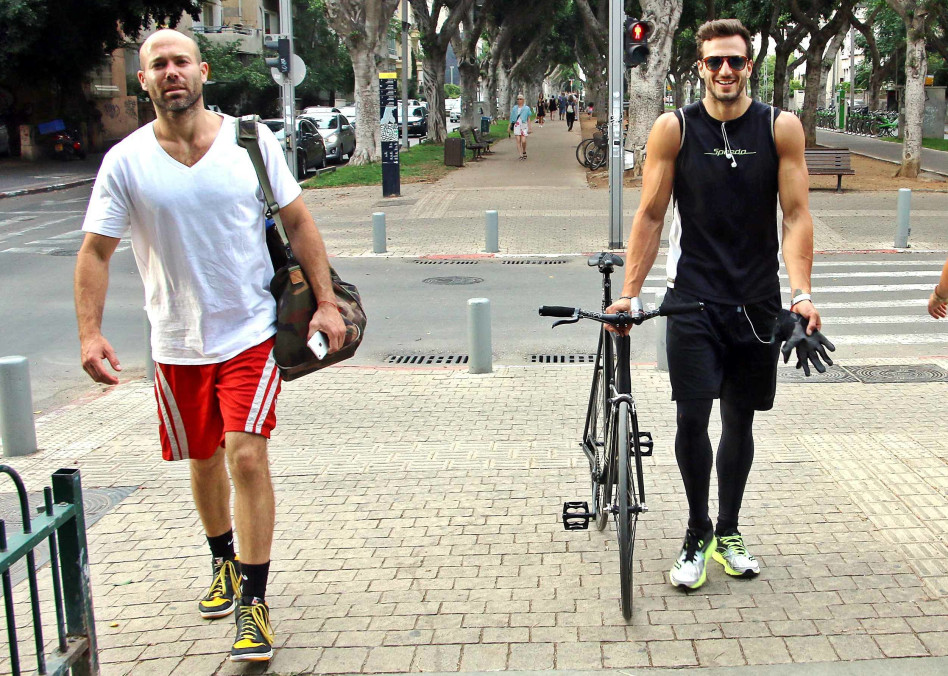 "נתפסנו, הא?". לואיס את שטרן מזיעים בעיר הגדולה (צילום: אמיר מאירי)