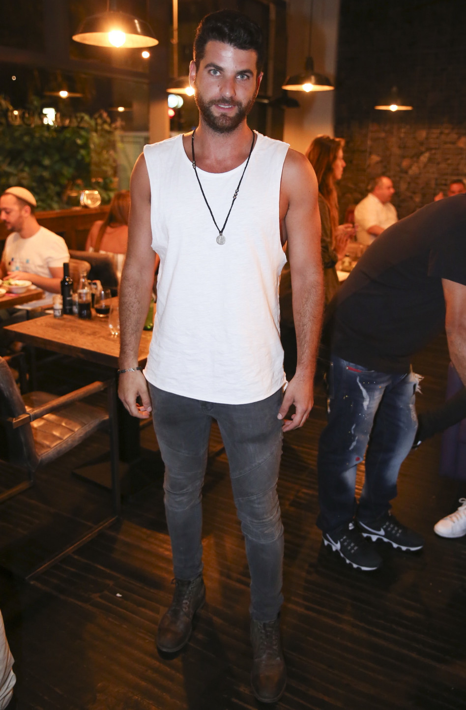 מבלה לבד. עומרי כוכבי באירוע השקה אמש (צילום: אלירן אביטל)