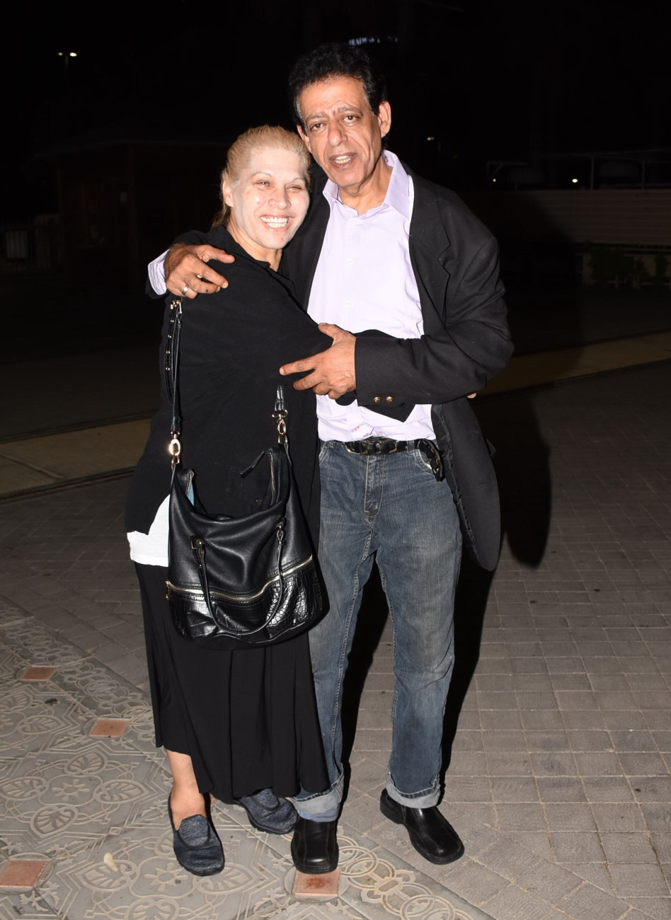 חובקים בת משותפת. יהודית באומן ושימי תבורי (צילום: אביב חופי)