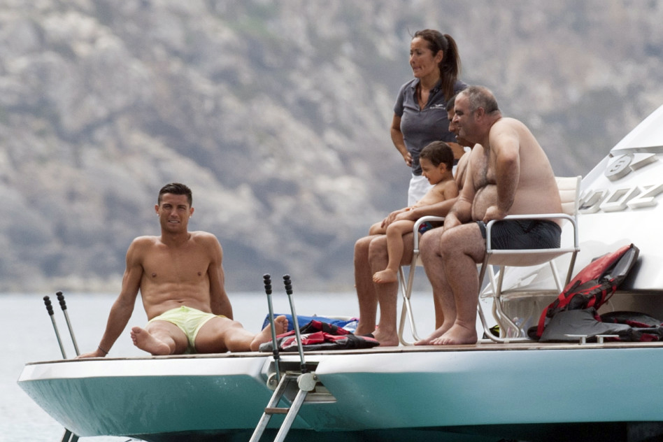 את כל היאכטה יש לכם והתקבצתם במקום אחד?