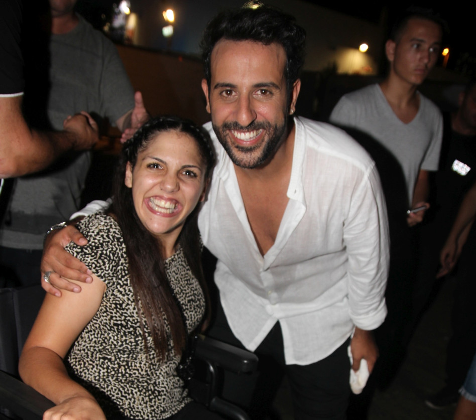 והמחשוף, דודו, המחשוף. מה איתו?