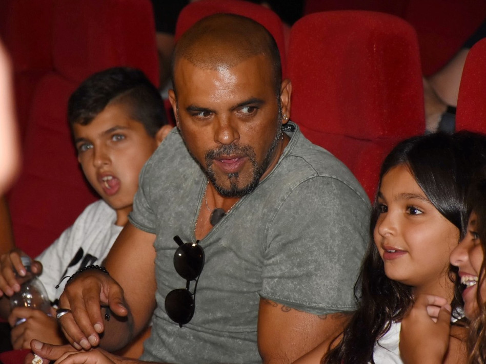 יאללה, אקשן. אייל גולן עם ליאם ואלין