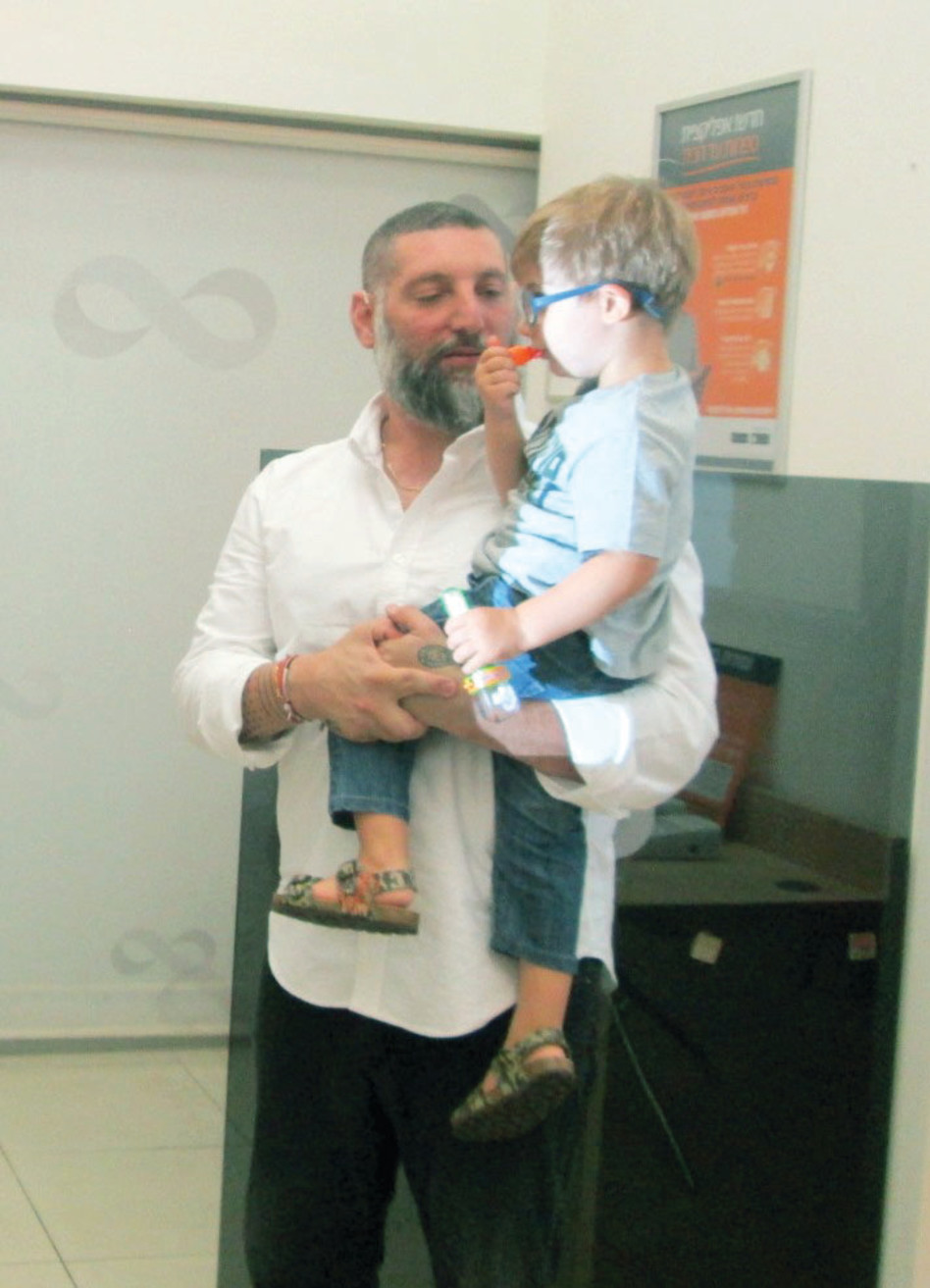 אסף גרניט ובנו ליאו (צילום: יח"צ)