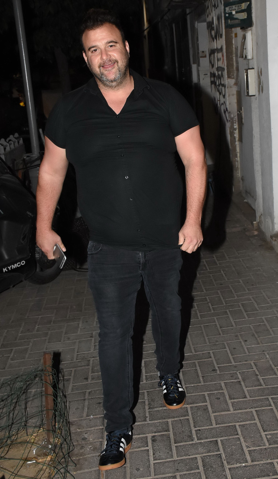 ירון חולצה שחורה. ברלד