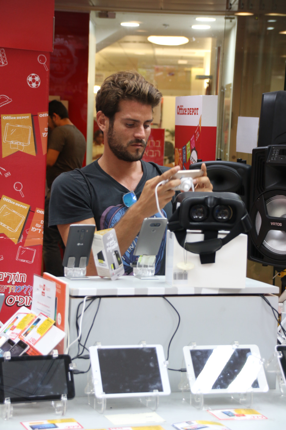 פאן עם הסמארטפון. אדריאנו חאובל