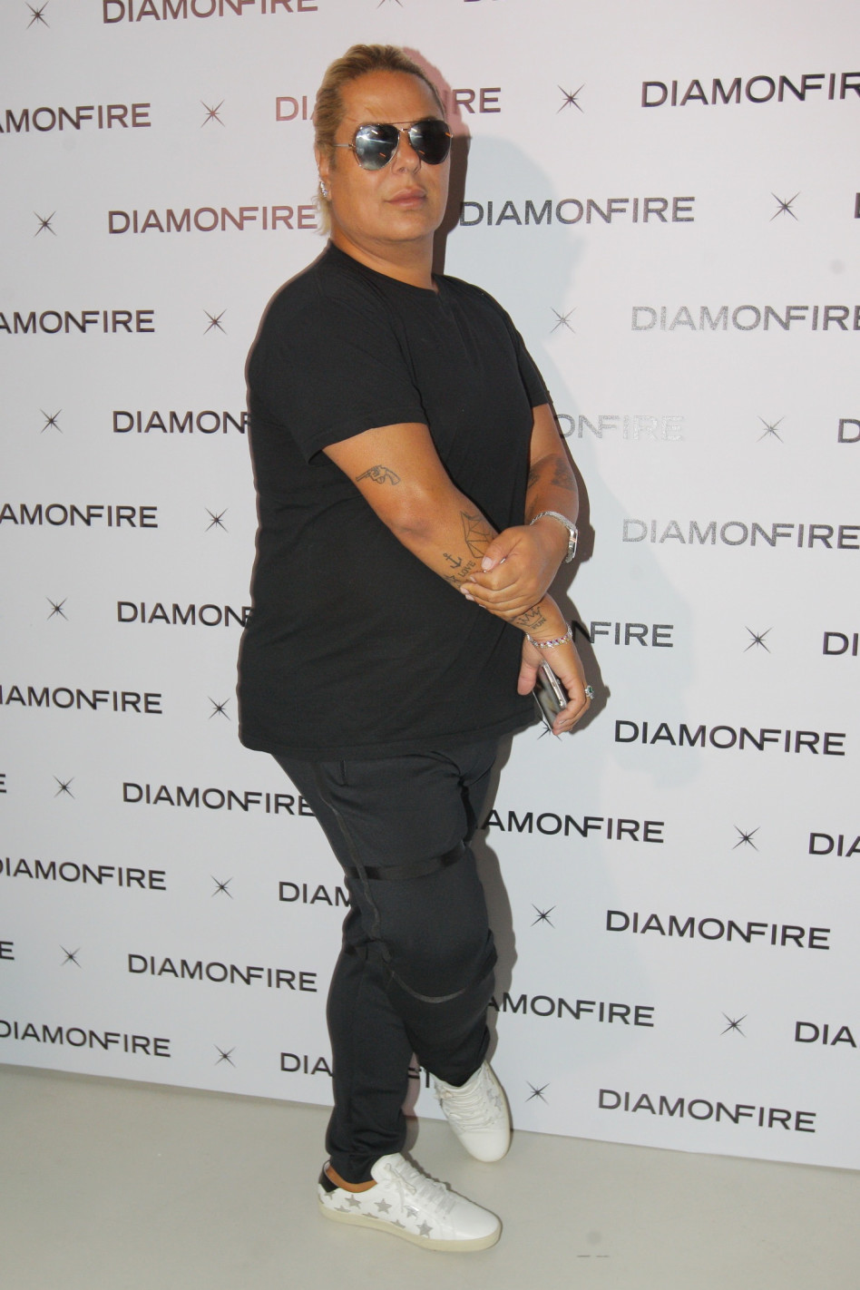 הפרזנטור. מיקי בוגנים