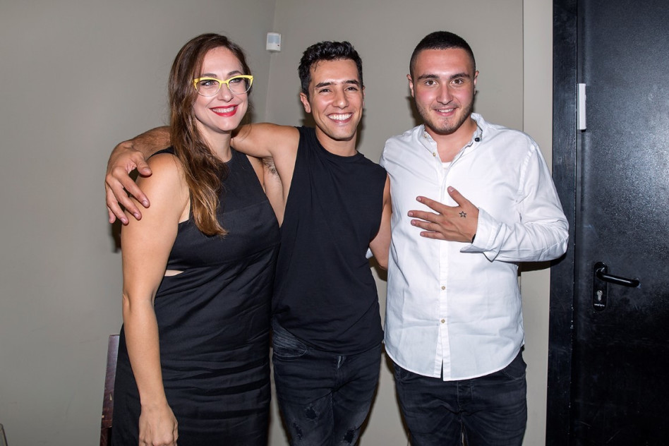 מתרגשים מאחורי הקלעים. נדב ג'ד'ג, הראל סקעת וקרן פלס