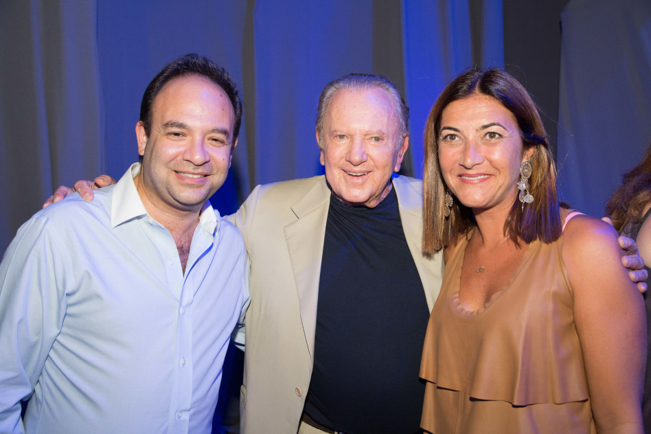 מוריס קאהן עם פרנק מלול ורעייתו (צילום: ארז חרודי, אביב חופי)