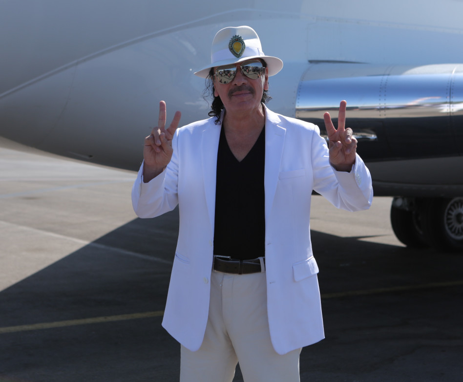 פיס אנד לאב. קרלוס סנטנה