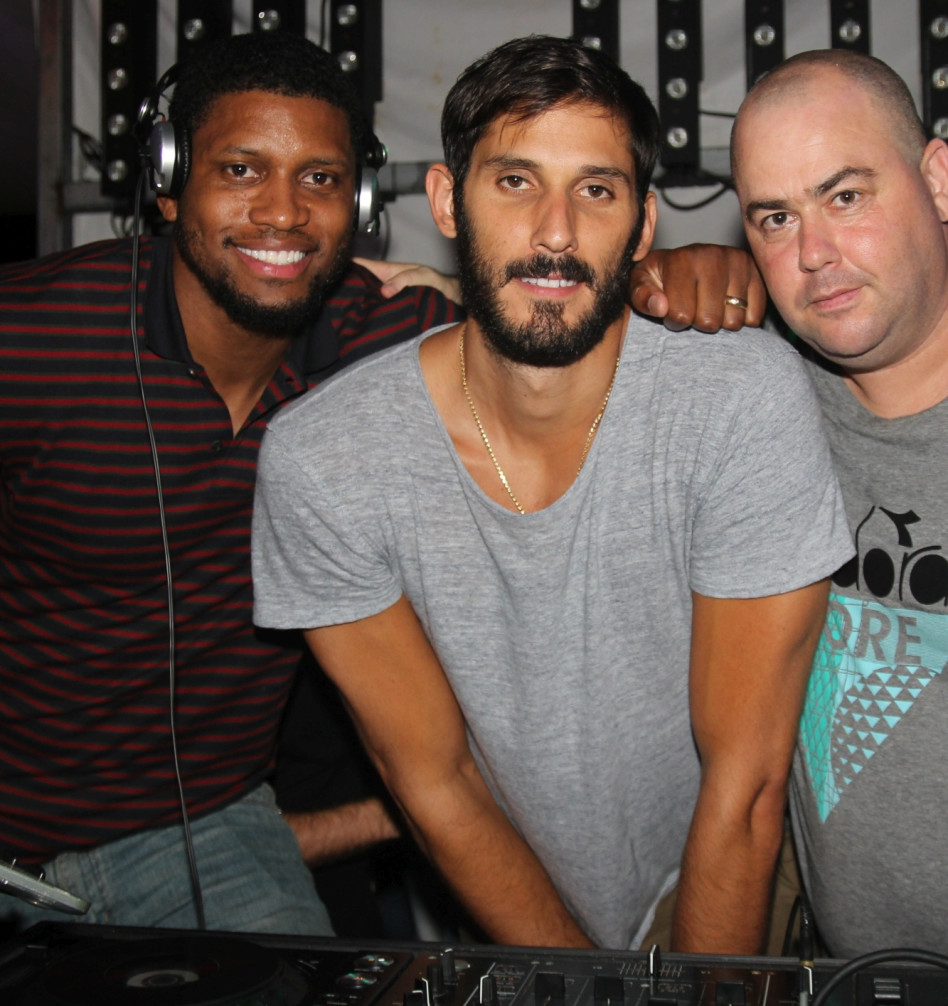 יאללה, בלאגן? כספי והחבר'ה