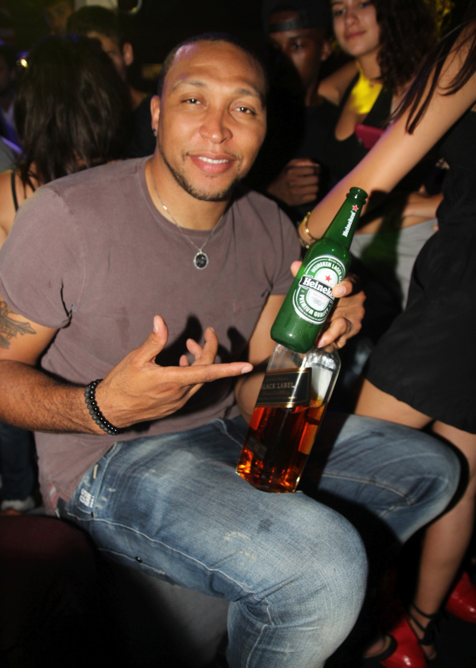 חגיגת כרוסל! שון מריון שותה