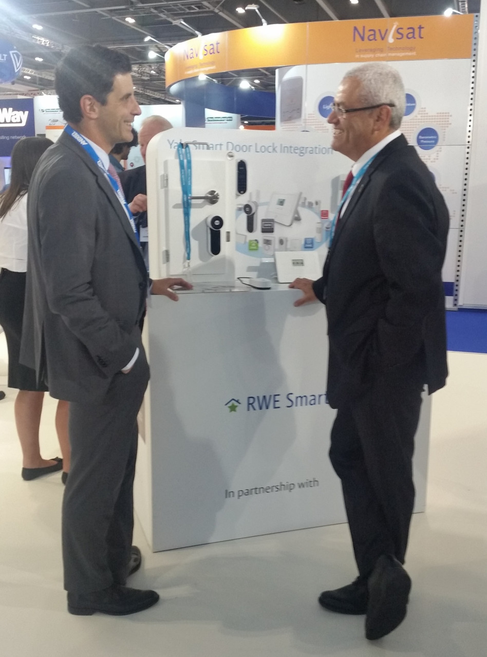 שמוליק שטרנשוס וקוסטיס טלליס (צילום: Z.W)