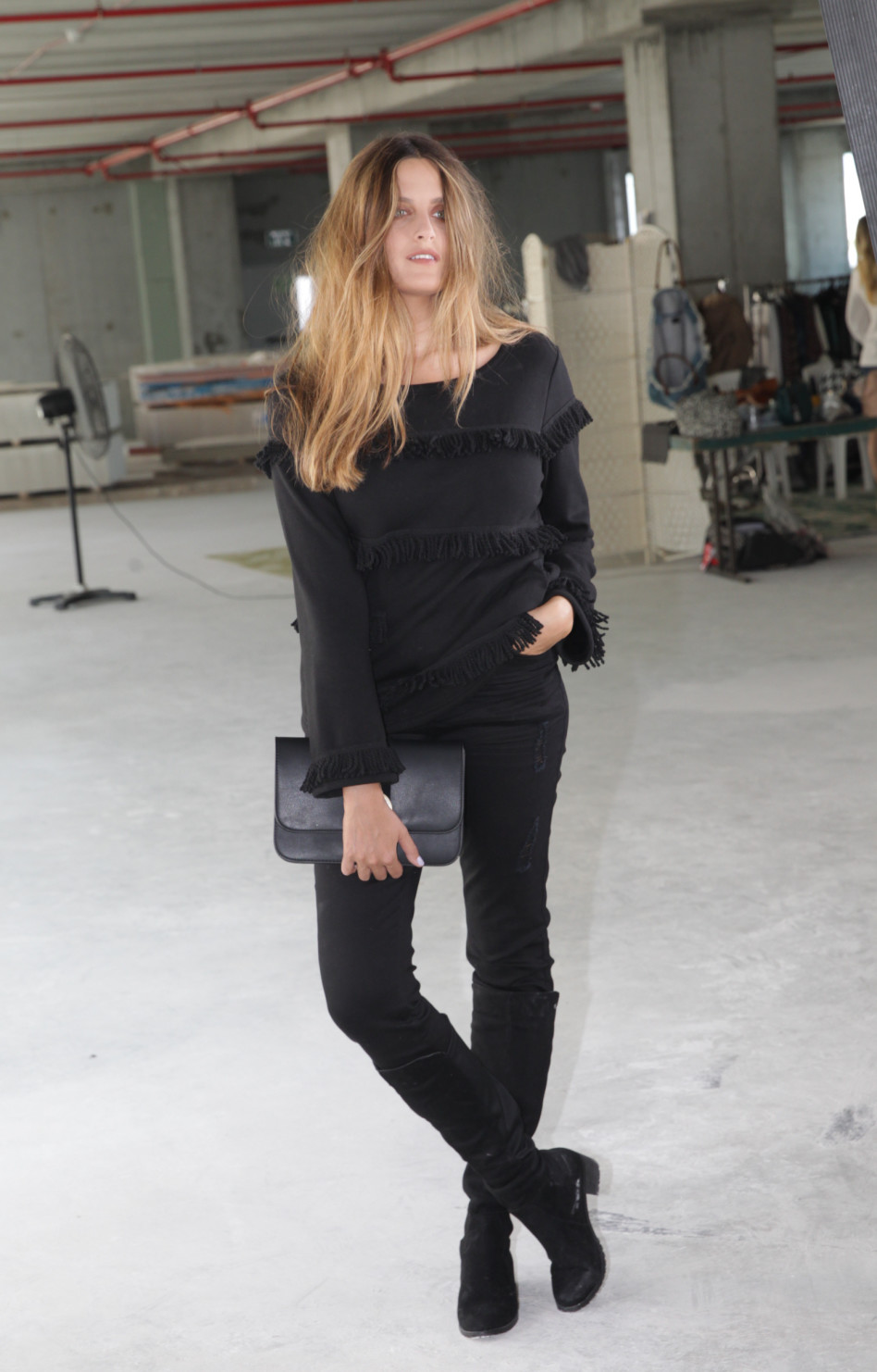 גם אוגוסט וגם לבוש שחור?