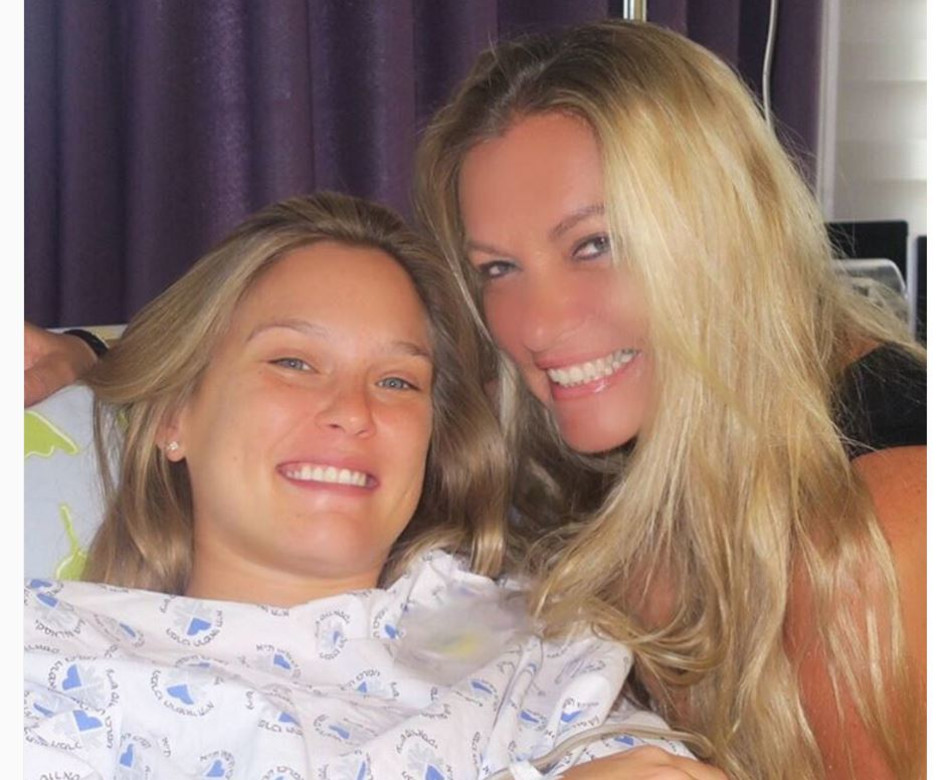 בר רפאלי ואמה ציפי, אחרי לידת ליב עזרא (צילום מסך)