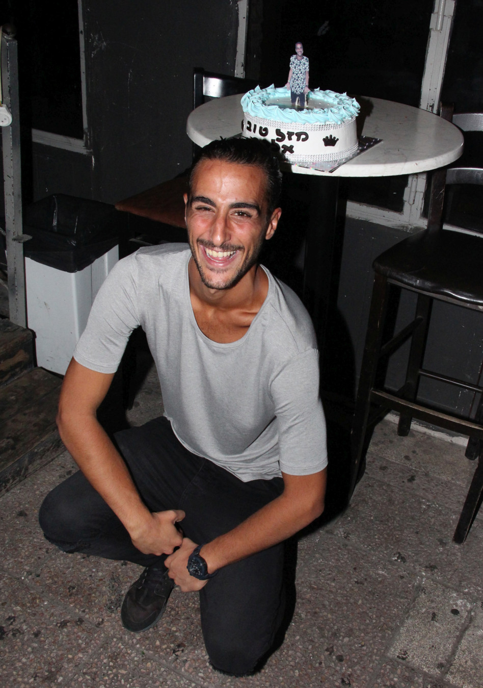 הלוואי ויאכל את העוגה. אלכס עמר (צילום: אור גפן)