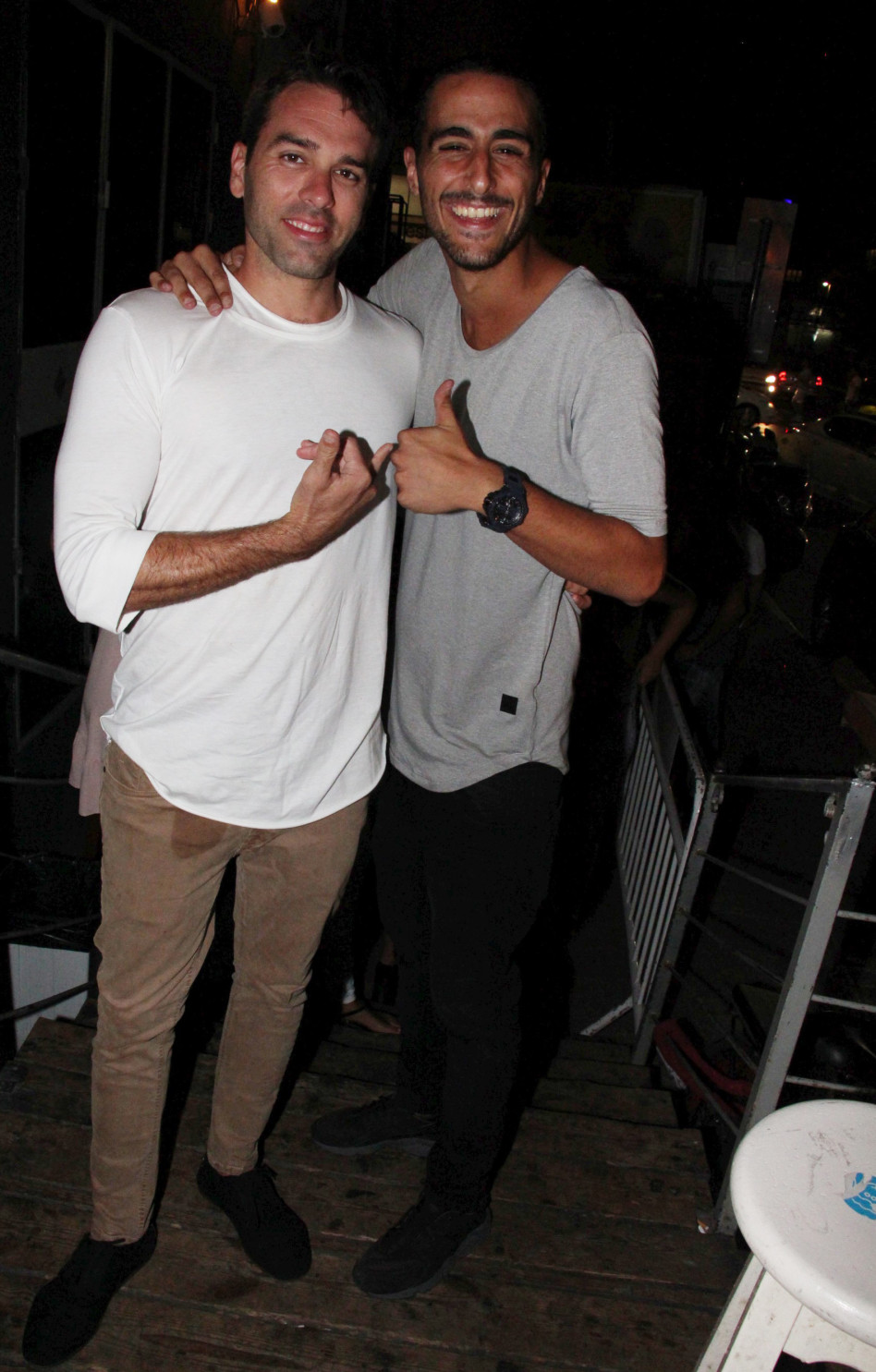 למרות היריבות על המסך, חברים בעולם האמיתי. רז גל ואלכס עמר