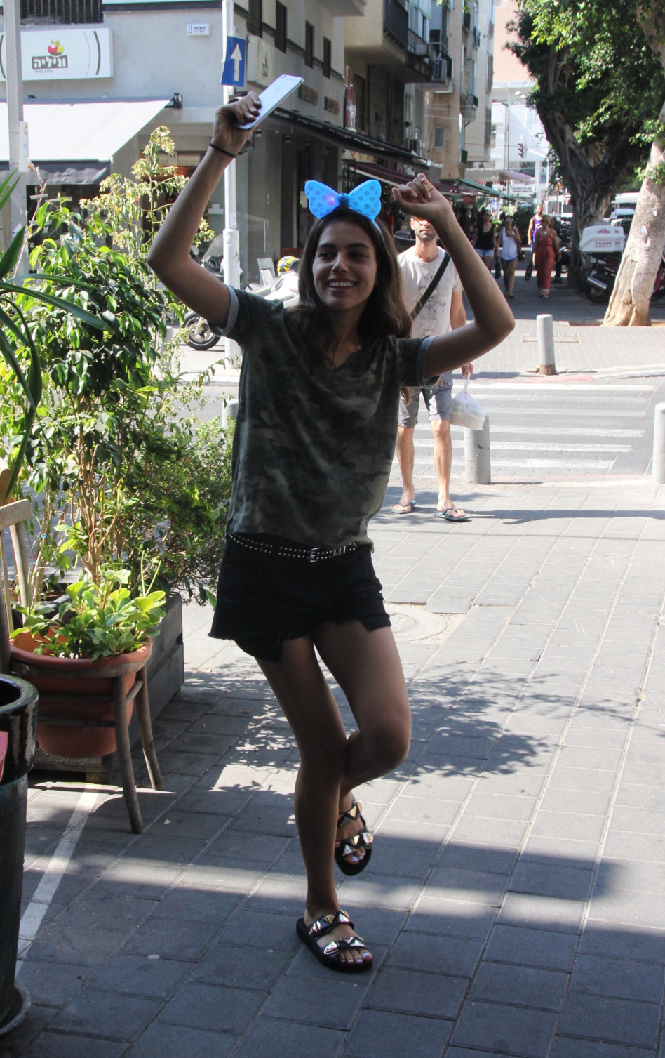 מפזזת בצהלה. שלומית מלכה