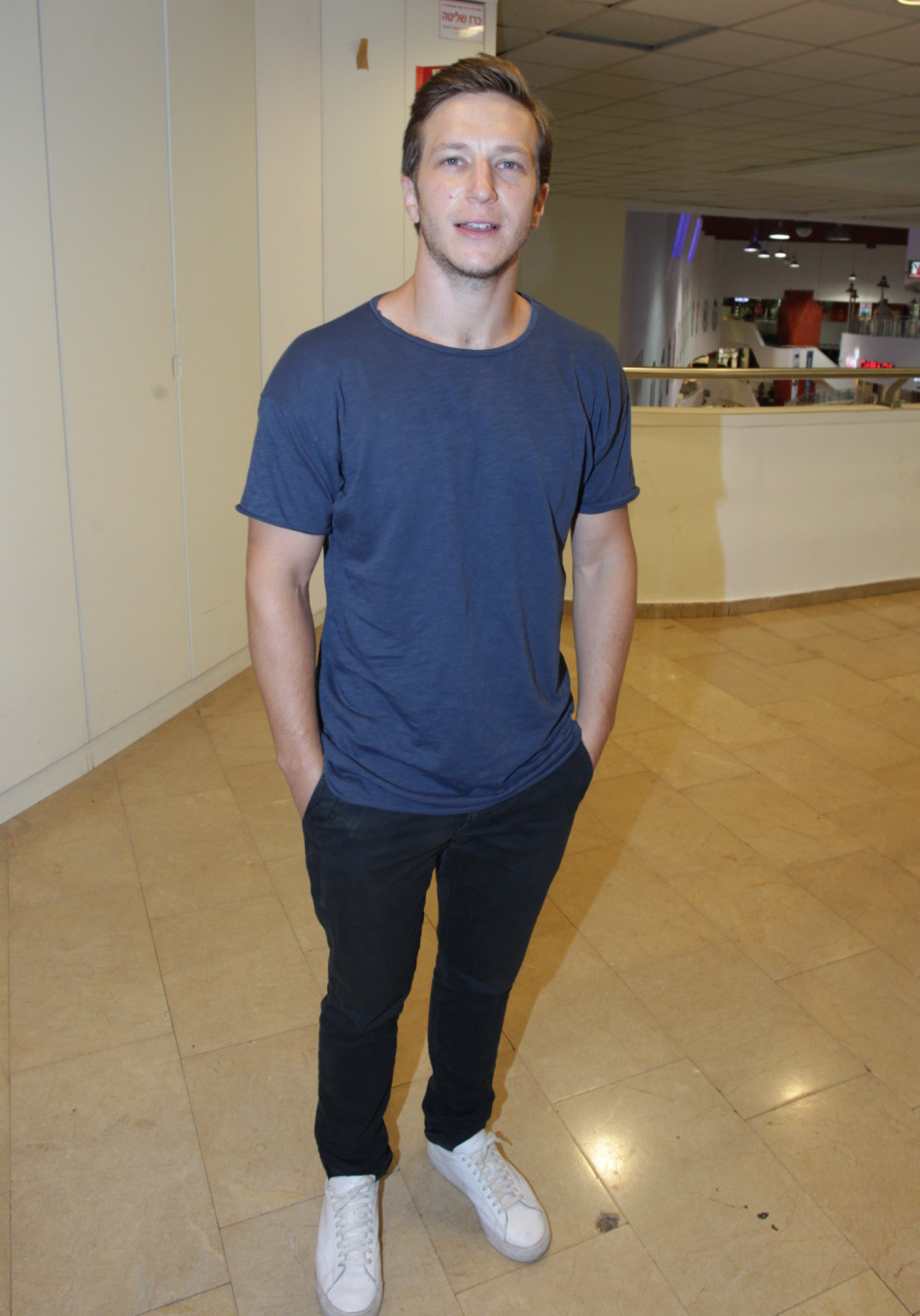 לי בירן בקז'ואל