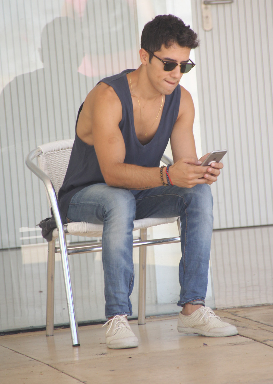 אז הוא יושב ומחכה בסבלנות. הראל סקעת (צילום: ניר פקין)