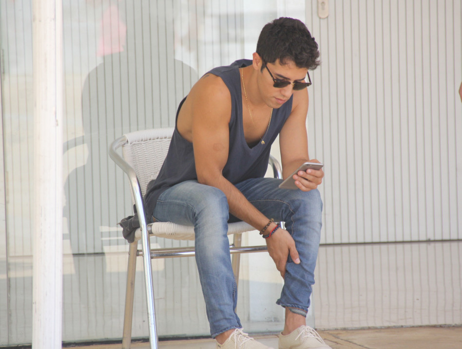 ואז מתחיל לעקצץ בכפות הרגליים...