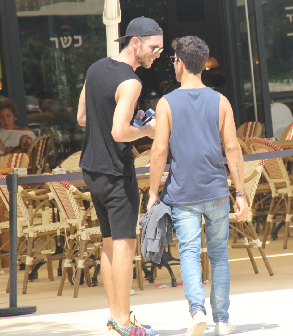 אני חייב לגלות לך סוד כשנשב