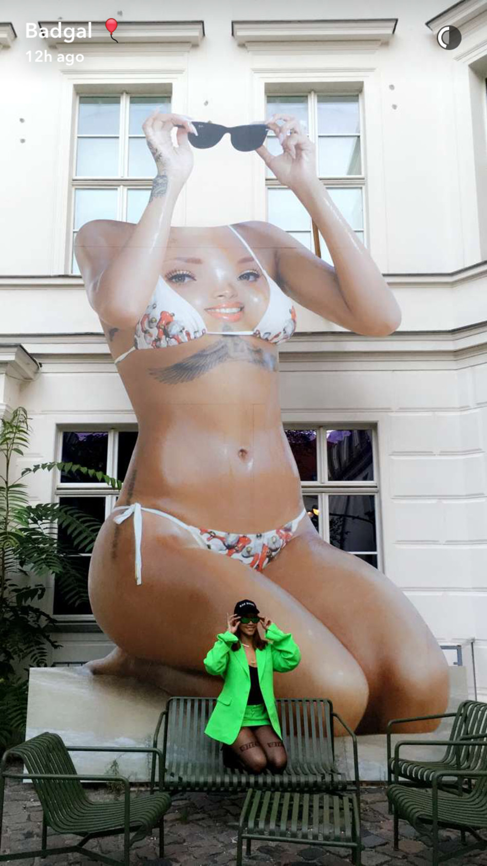 תראו אותי! אני לוהטת בענק! ריהאנה(צילום: צילום מסך סנאפצ'אט)