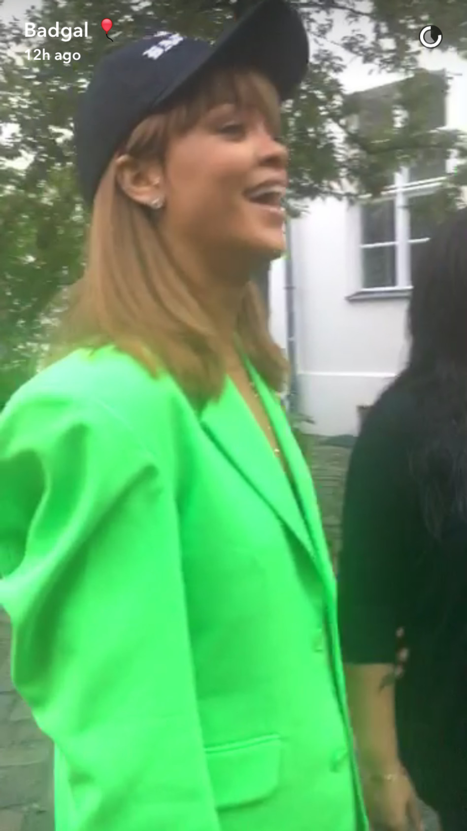 סוף סוף היא צוחקת! 