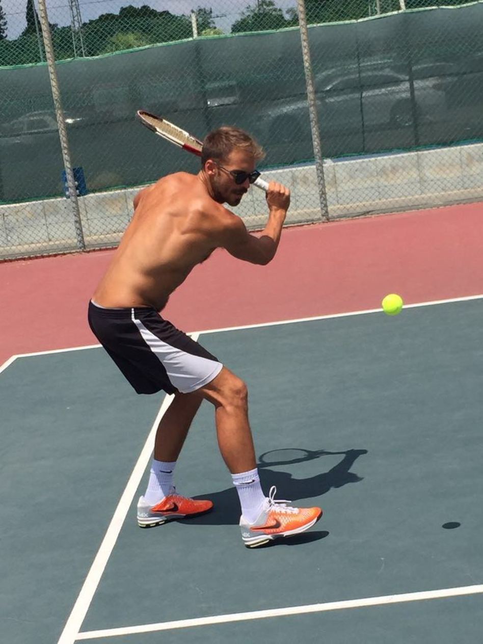 אילן אוספליק מניף (יח"צ)