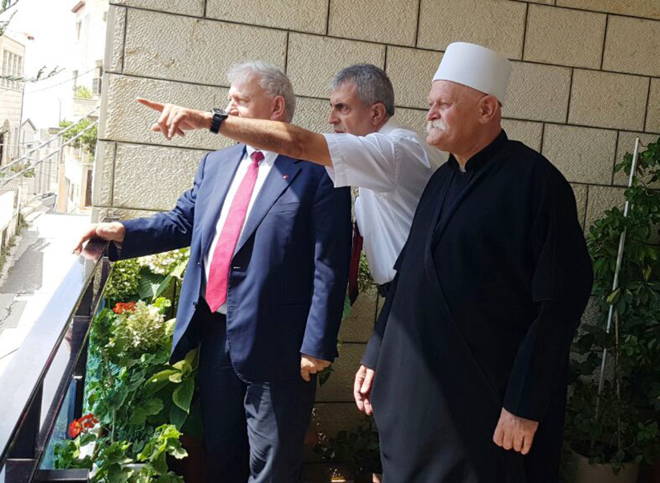 השיח' טאהר אבו סאלח, דולאן אבו סלאח ויאיר סרוסי (יח"צ)