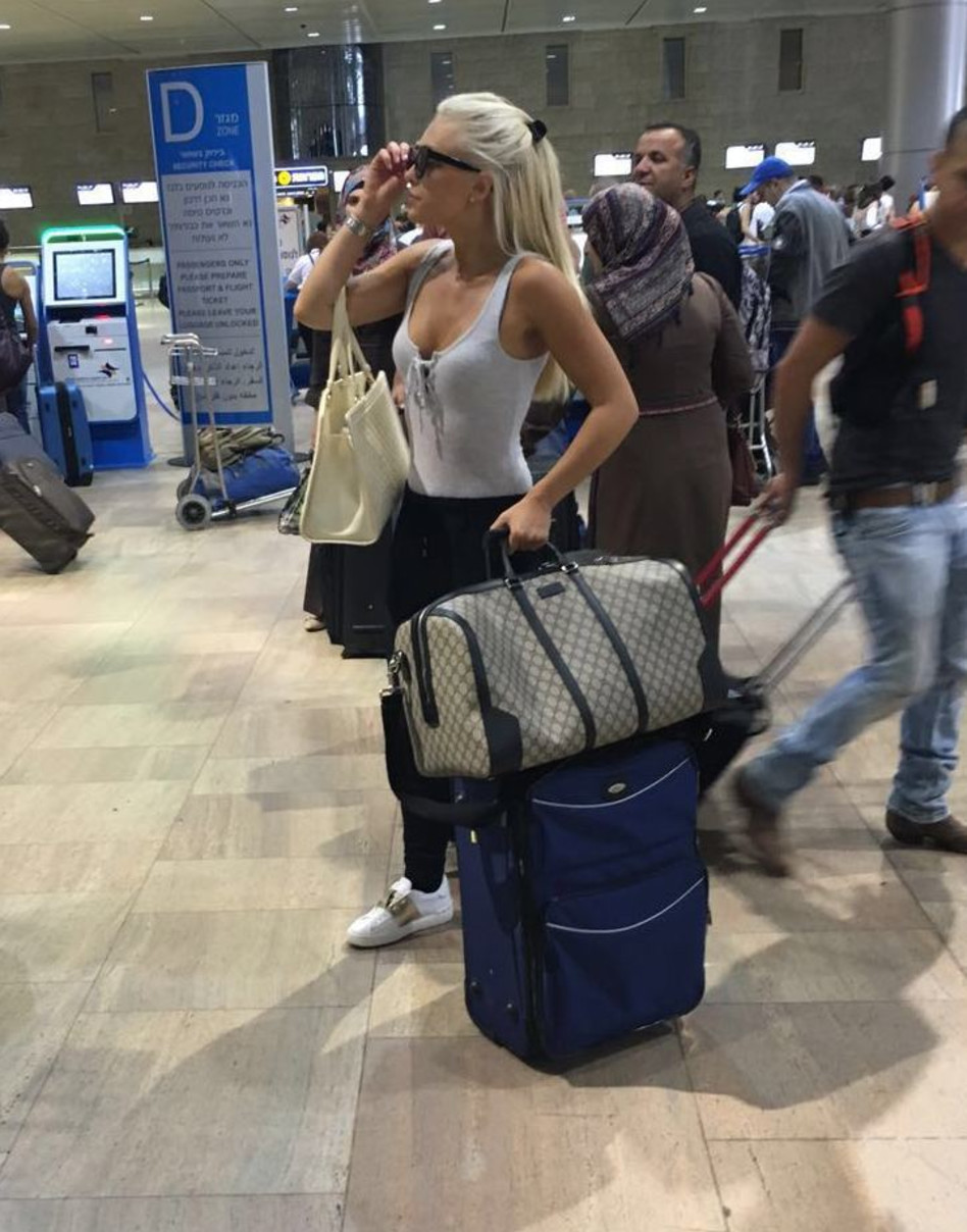 אולי אנסה עם משקפיים...