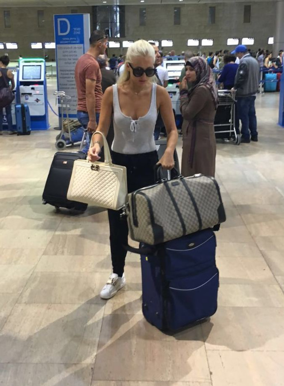 לא צריכה עזרה גייז