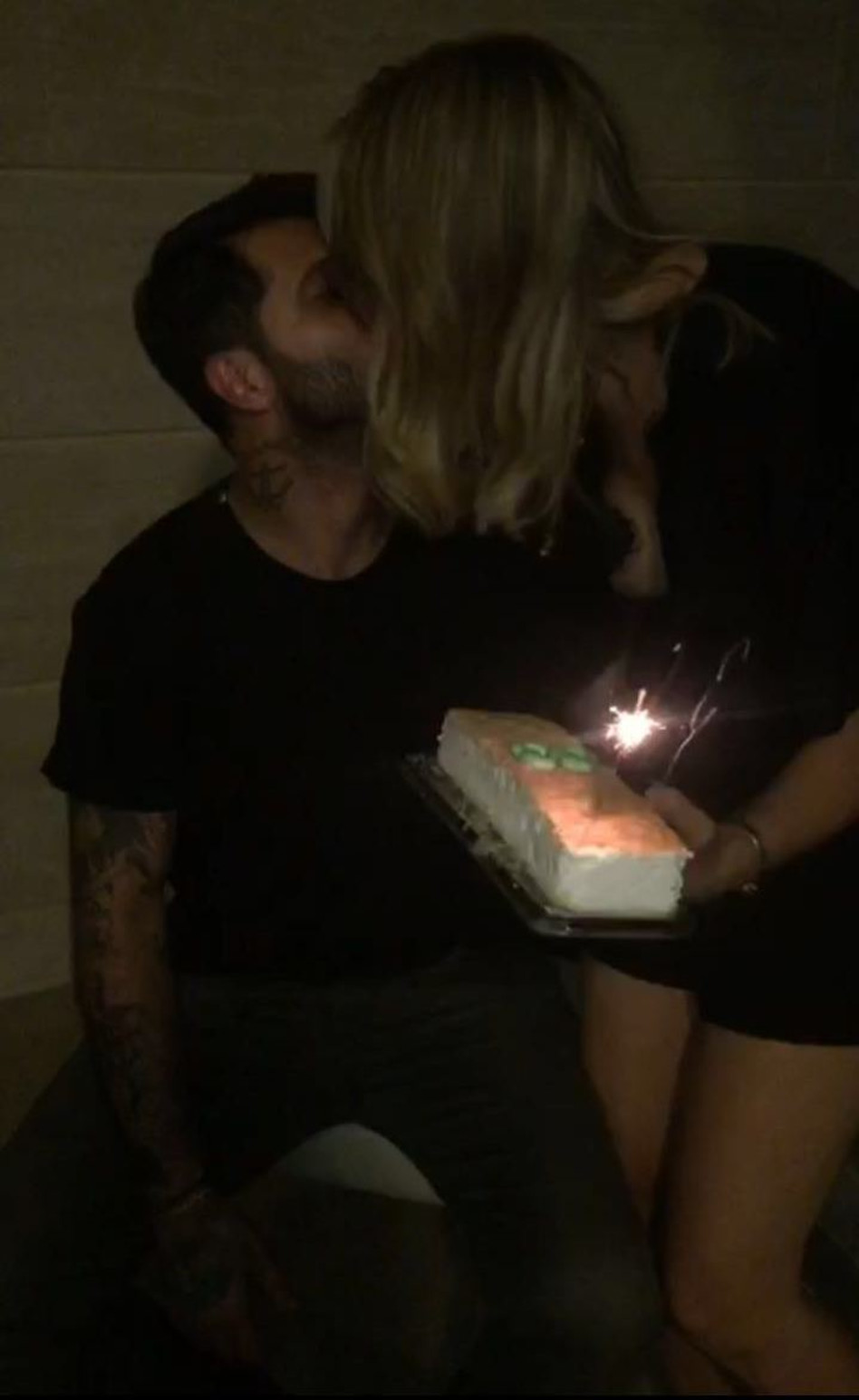 מזל טוב וסימן טוב. חי חוגג