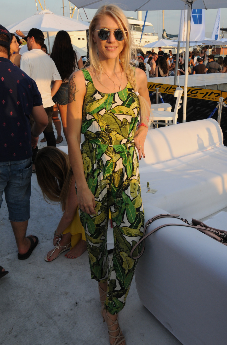 בלי אביאל. מיטל דה רזון