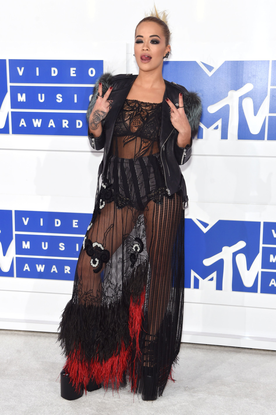 ריטה אורה שחטה עוף נדיר כלשהו