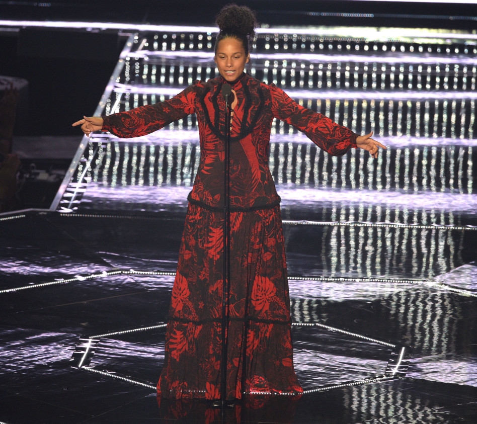 אלישיה קיז הכי אמא אדמה