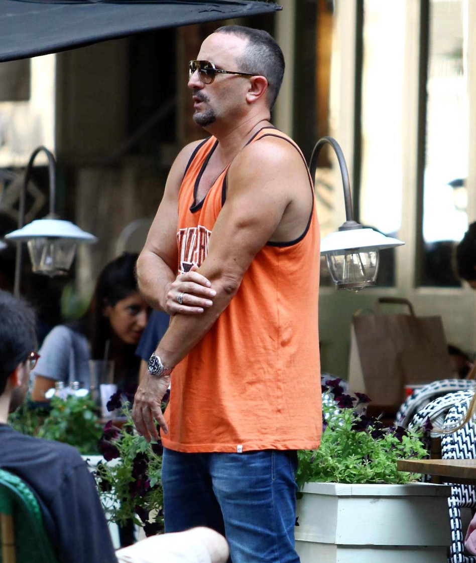 #תאוות בשרים. הכי ממשש את השריר שלו עד אבדן דעת