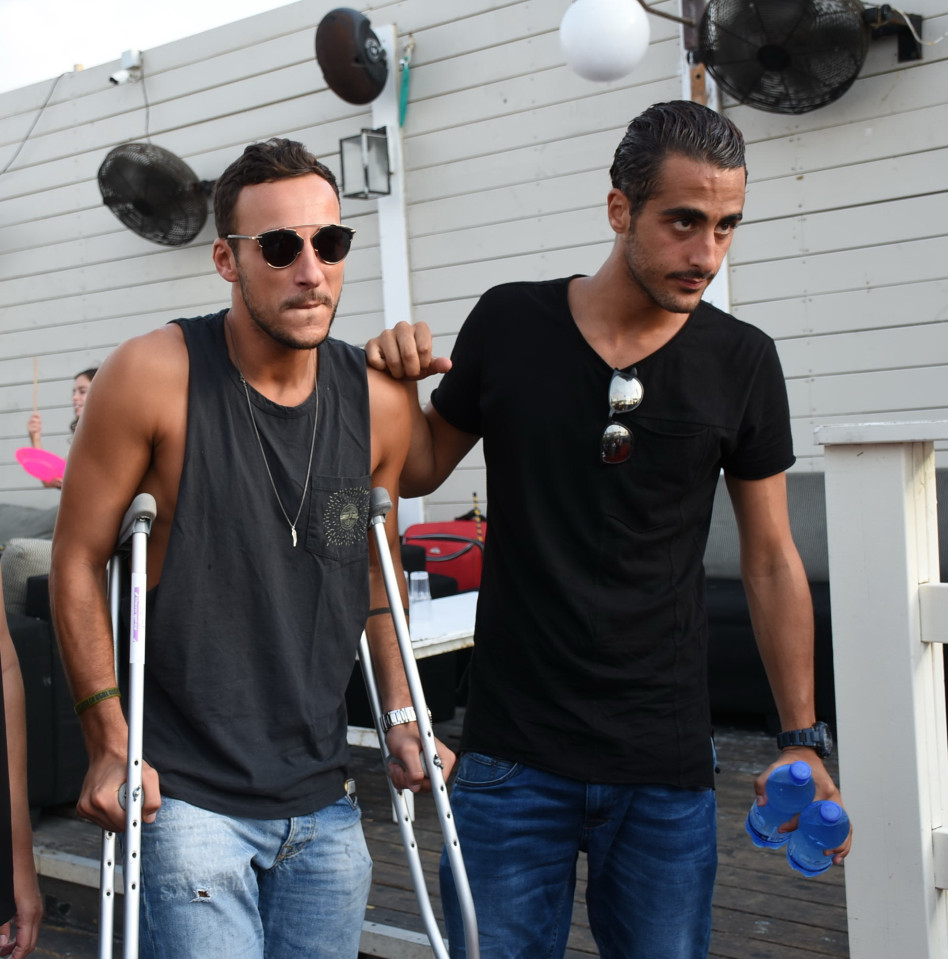 באש, במים ובגבס. ג'וזי ואלכס