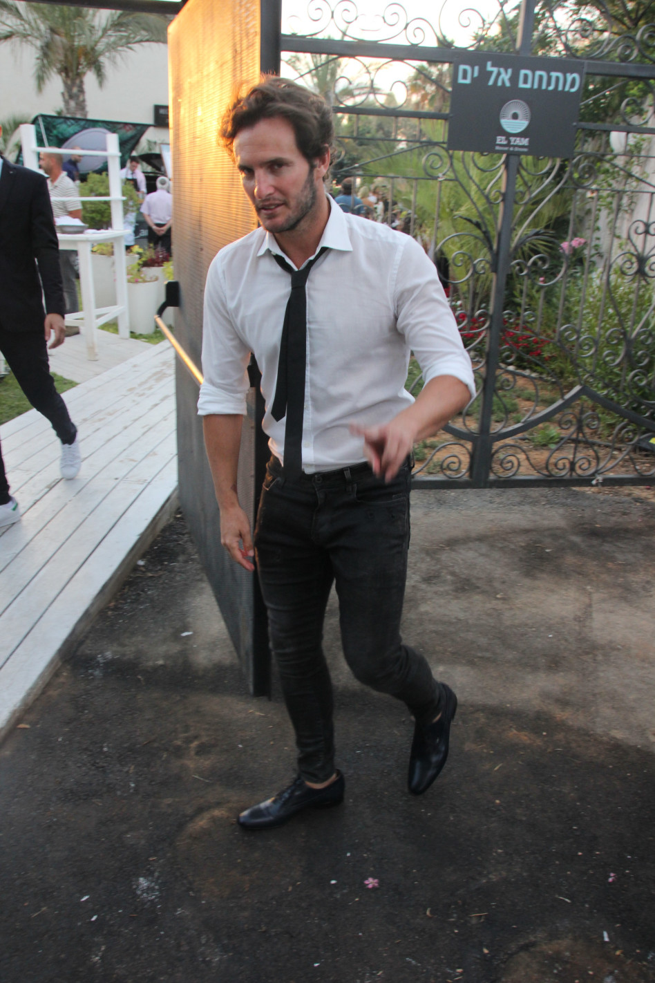 מעונב. אנחל בונני