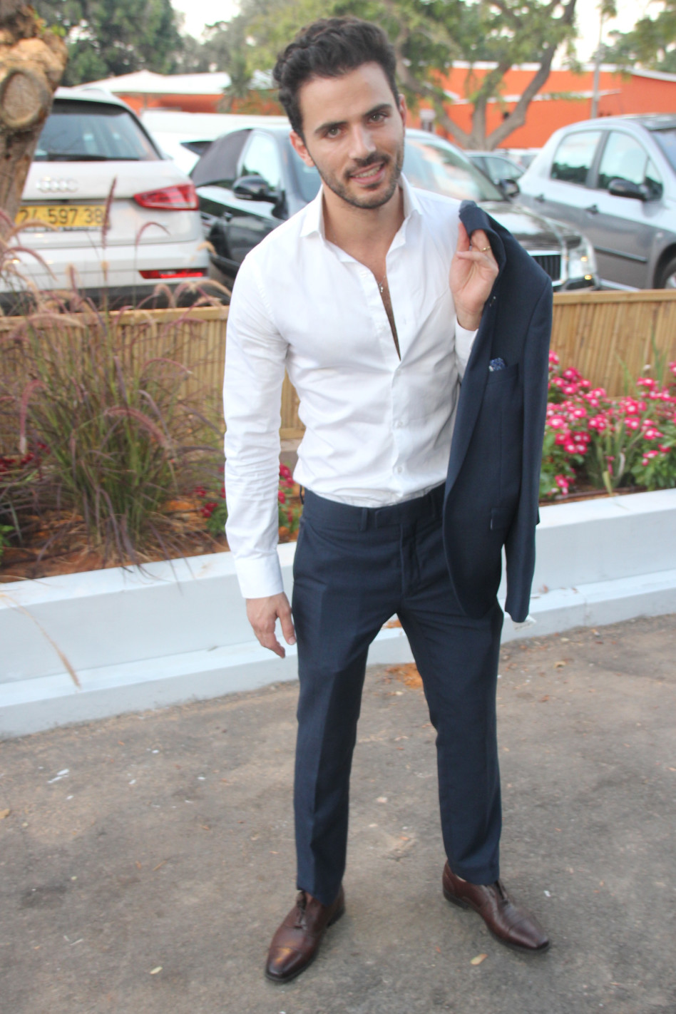 אמרתם מחשוף? אמרתם ישראל אטיאס