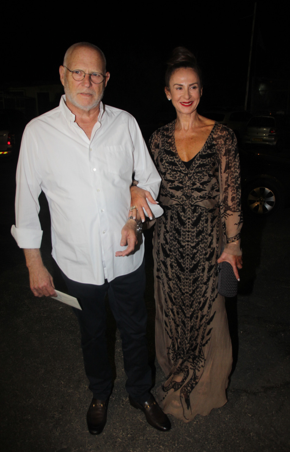 לאה וצחי שנירר מכבדים