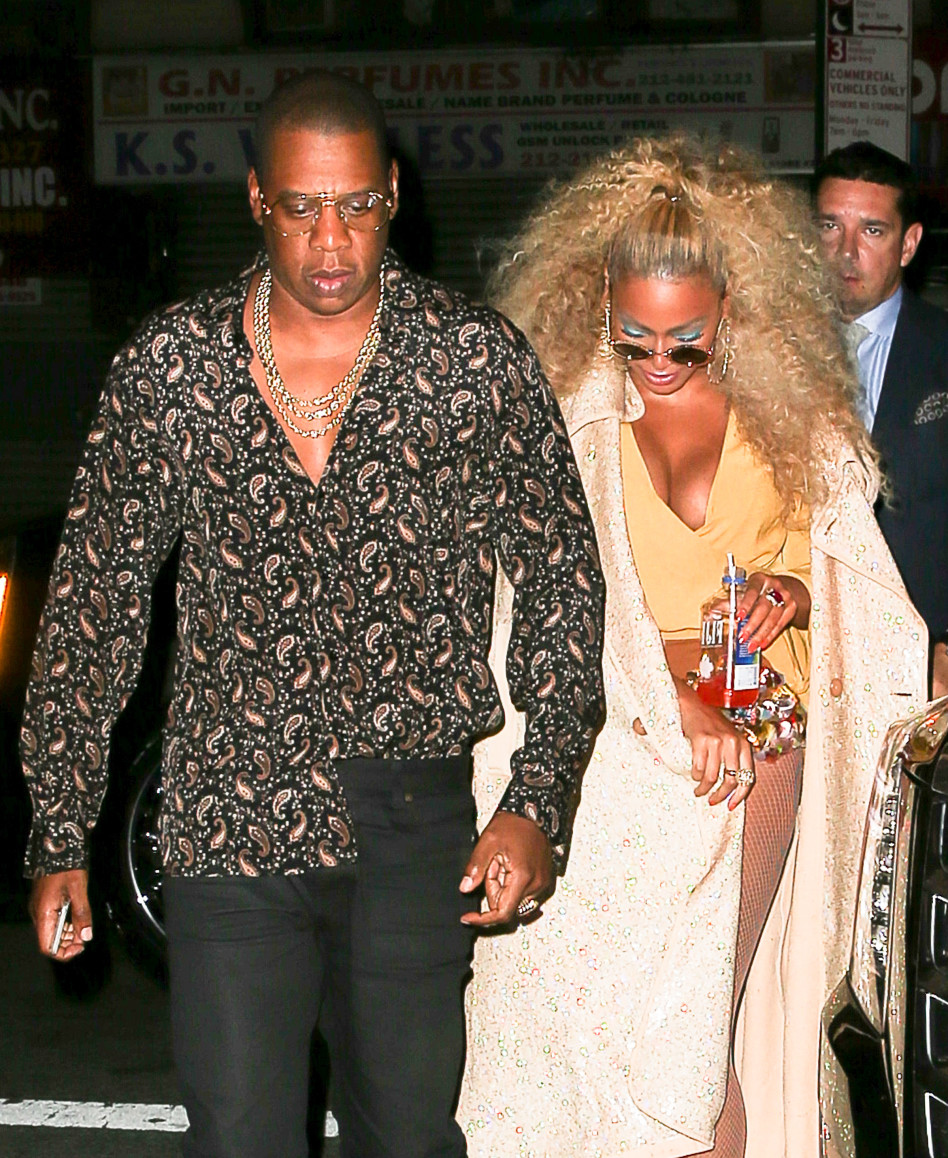 צמד חמד. בי וג'יי יוצאים מהאירוע (צילום: Splashnews)