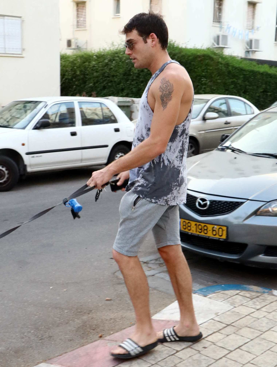 שופי על הקעקוע, צ'ארמר